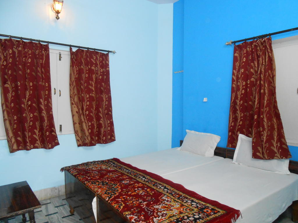Elvis Guest House Варанаси Номер фото