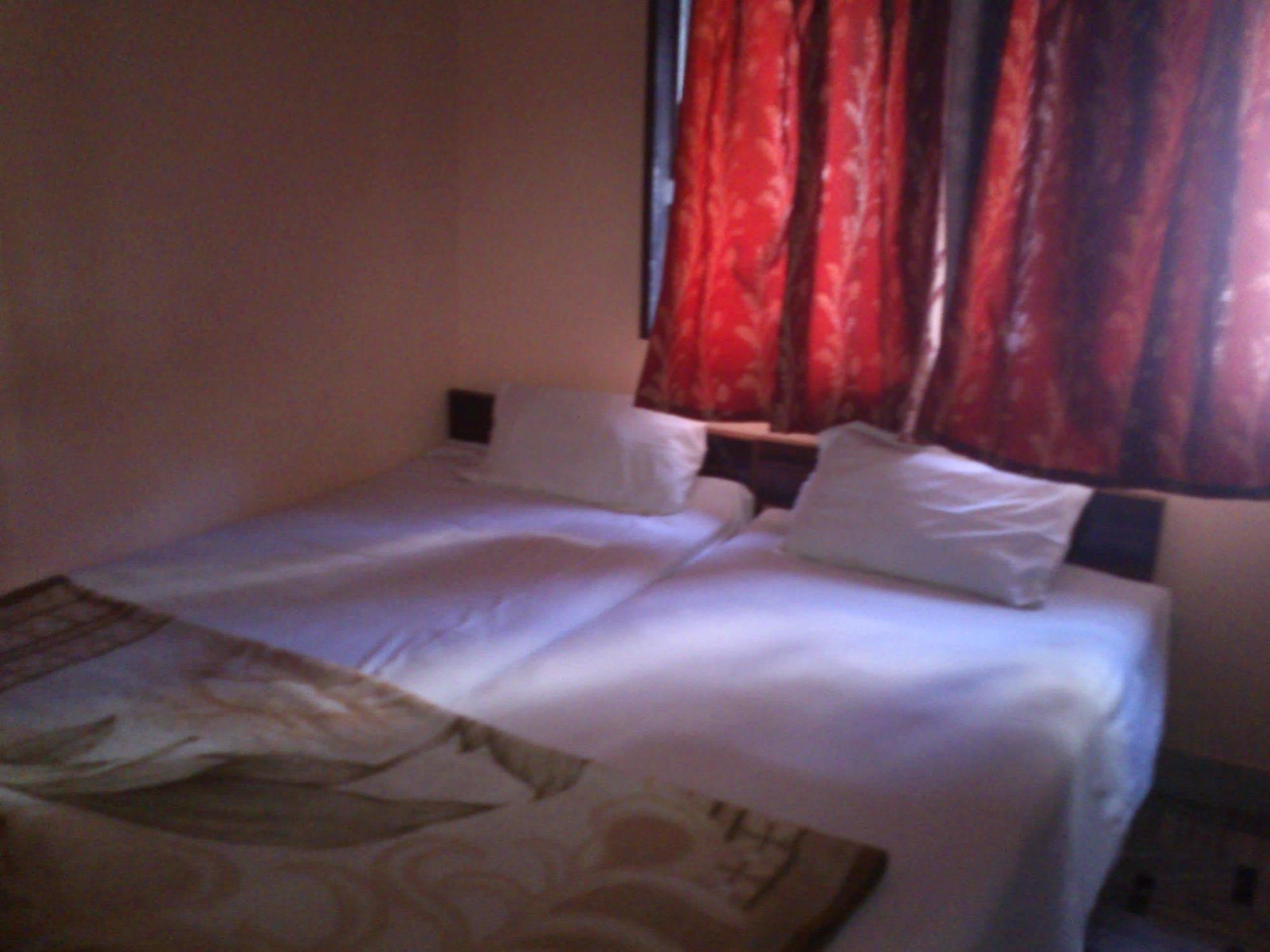 Elvis Guest House Варанаси Экстерьер фото